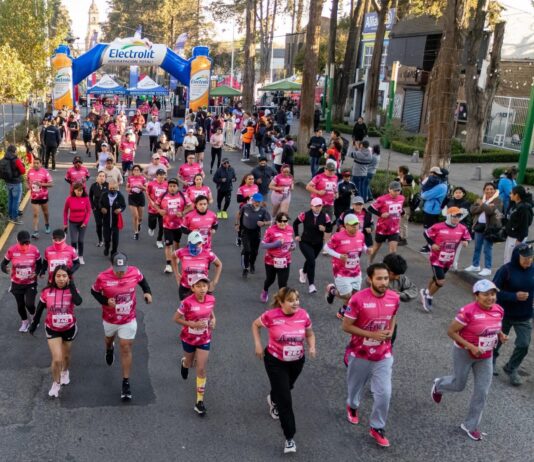 Más de 400 corredores participan en la carrera “Corre con Amor 5K” en Toluca