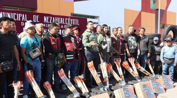 Adolfo Cerqueda entrega equipo a áreas operativas para fortalecer servicios en Nezahualcóyotl
