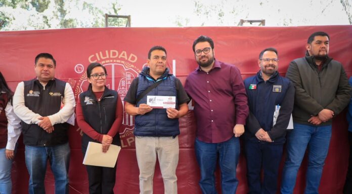 Entregan 300 tarjetas de la Beca Universal Rita Cetina y reactivan Hospital Veterinario en Naucalpan