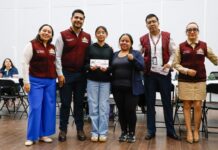 Encabeza Adolfo Cerqueda entrega de Becas Benito Juárez a jóvenes de Nezahualcóyotl
