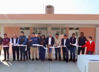 Entrega Ramírez Ponce módulos sanitarios en telesecundaria de San Nicolás Peralta, Lerma