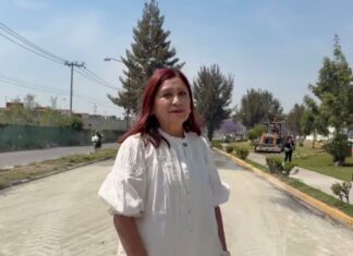 SUPERVISA ROSI WONG OBRA DE PAVIMENTACIÓN EN URBI TECÁMAC Y DIALOGA CON VECINOS