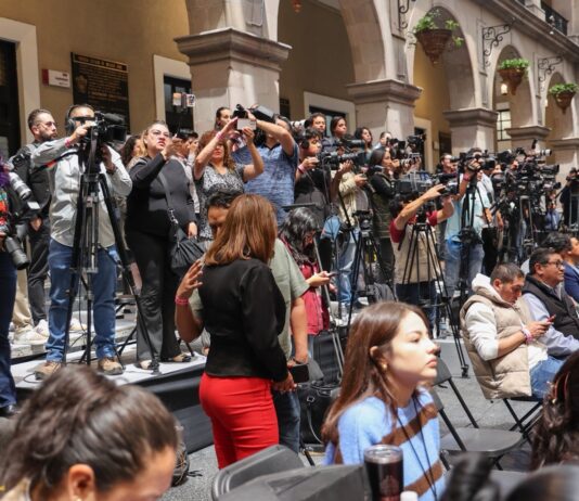 Delfina Gómez envía iniciativa para fortalecer protección a periodistas en el Estado de México