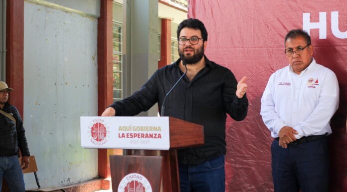 Isaac Montoya entrega rehabilitación de puente peatonal y escuela en zona afectada por lluvias en Naucalpan