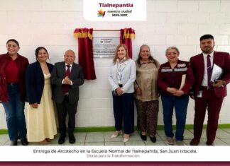 Raciel Pérez Cruz entrega arcotecho en Escuela Normal de Tlalnepantla