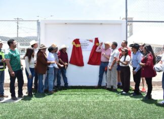 Inauguran cancha de fútbol con pasto sintético en Bucio, Timilpan