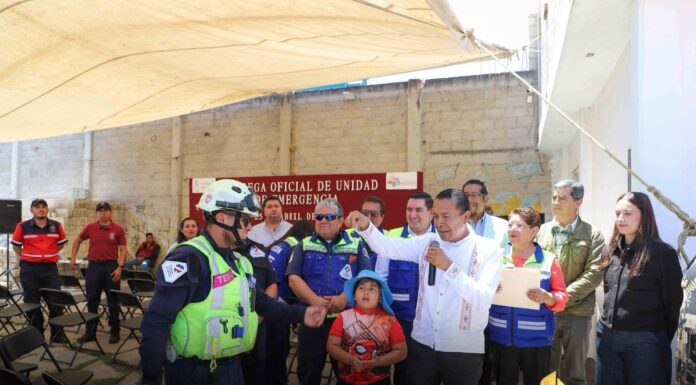 Entrega de unidad móvil fortalece atención de emergencias en Atlacomulco