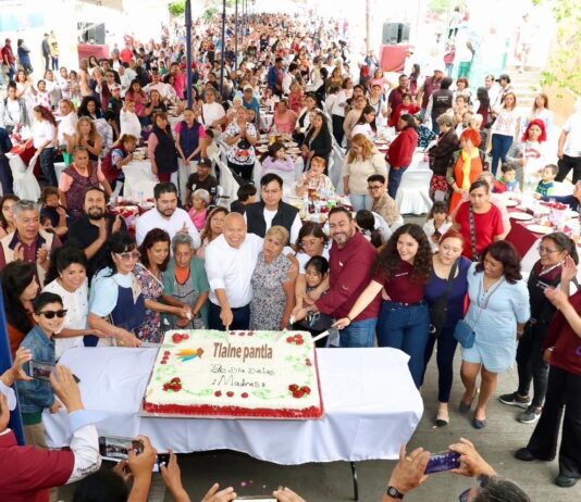 Raciel Pérez Cruz lleva alegría y reconocimiento a madres de Tlalnepantla con diez festejos masivos