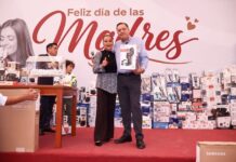 Celebra Ricardo Moreno a madres trabajadoras del Ayuntamiento de Toluca