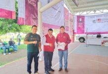 Apoya Nazario Gutiérrez la educación en Texcoco con entrega de tarjetas del bienestar para estudiantes