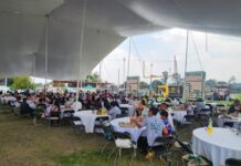Nicolás Romero celebra a albañiles en el Día de la Santa Cruz