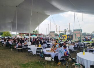 Nicolás Romero celebra a albañiles en el Día de la Santa Cruz
