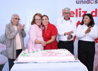 Ana Muñiz celebra a madres adultas mayores en Casas de Día del DIF