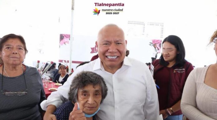Tlalnepantla reconoce a las madres trabajadoras en festejo realizado en Santa María Tlayacampa