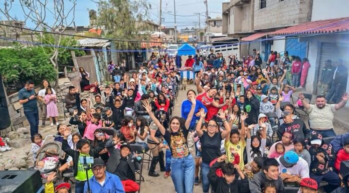 Zaira Zedillo celebra a la niñez de Ecatepec con función de lucha libre en Chiconautla