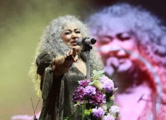 Miles de familias celebran el Día de las Madres con concierto gratuito de Amanda Miguel en Ecatepec