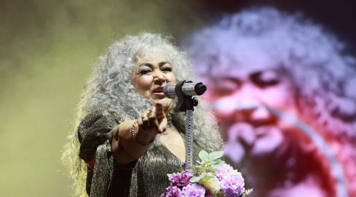 Miles de familias celebran el Día de las Madres con concierto gratuito de Amanda Miguel en Ecatepec