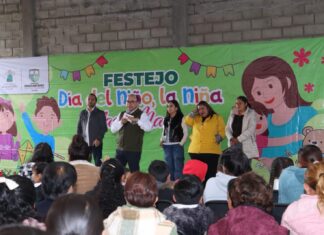 Manuel Vilchis convive con familias de El Contadero en cierre de festejos por Día de las Madres y la Niñez