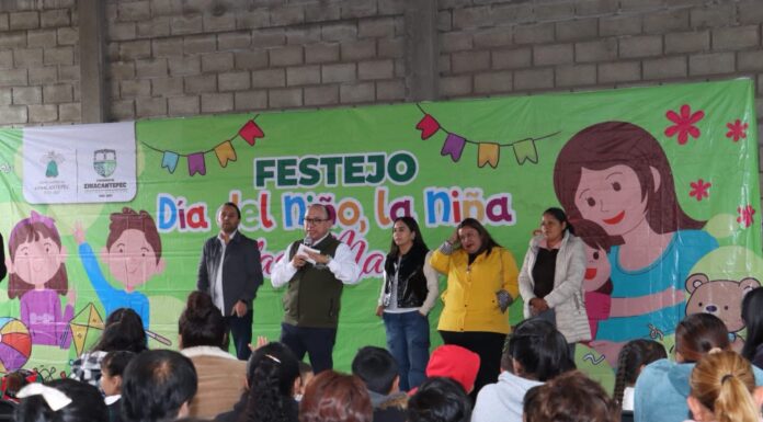 Manuel Vilchis convive con familias de El Contadero en cierre de festejos por Día de las Madres y la Niñez