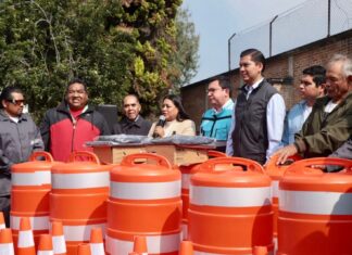 Gobierno de Lerma entrega uniformes y equipamiento a personal de Infraestructura Deportiva