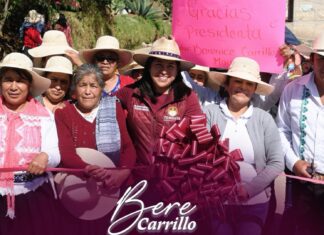 Entrega Berenice Carrillo pavimentación en Laurel Segunda Sección de Temoaya