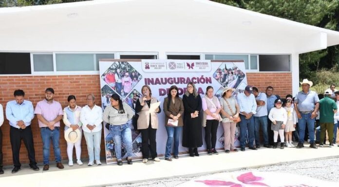 Inaugura Carmen Albarrán nuevo Centro Comunitario en Donato Guerra