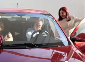 Rosi Wong reconoce labor docente en Tecámac con entrega de 204 premios y cuatro automóviles