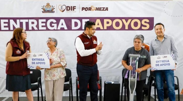 Adolfo Cerqueda entrega aparatos funcionales en Nezahualcóyotl para apoyar a adultos mayores y personas con discapacidad