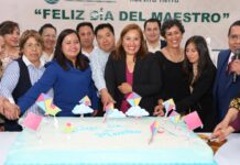 Nancy Valdez reconoce la labor de docentes de Ocoyoacac durante celebración magisterial