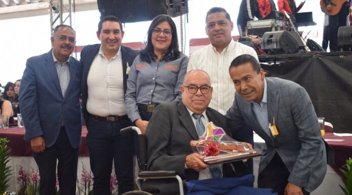 Nicolás Martínez Romero reconoce la labor de maestras y maestros de Atlacomulco