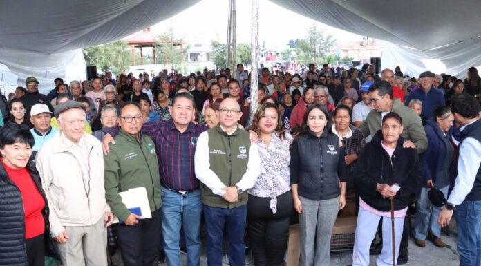 Entrega Manuel Vilchis programa alimentario “Juntos, Repartiendo Logros” en Zinacantepec