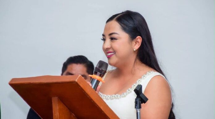 Valeria Cruz Olvera reconoce el esfuerzo de la juventud en la clausura de la Preparatoria Regional de Aculco