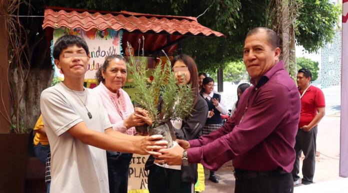 Impulsa Ismael Matías Domínguez la conciencia ambiental entre la juventud de Sultepec