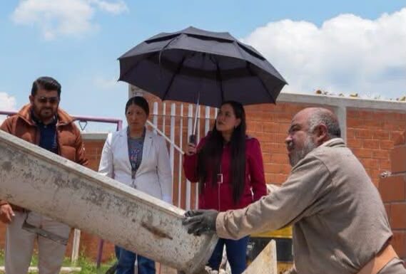 Roselia García impulsa la educación en Zumpango con la construcción de un nuevo arcotecho escolar