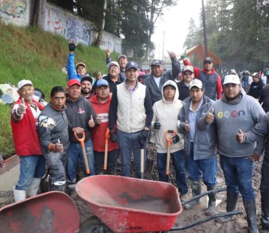 Miguel Ángel Ramírez impulsa el desarrollo comunitario en Amomolulco con la construcción de una nueva Plaza Cívica
