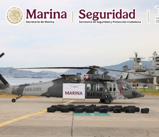 Marina asegura 1.3 toneladas de presunta cocaína frente a costas de Guerrero