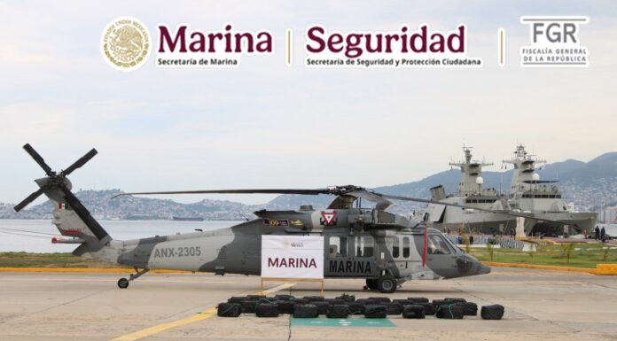 Marina asegura 1.3 toneladas de presunta cocaína frente a costas de Guerrero