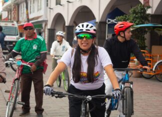 Fomenta Edna Talavera la convivencia familiar con rodada ciclista por el Día del Padre en Rayón