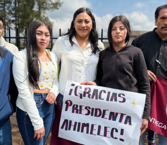 Entrega Ahimelec Villa obras de infraestructura y educación en comunidades de Temascalcingo