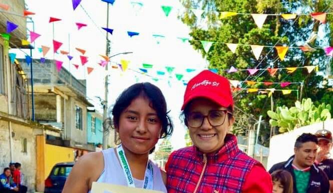 Sinaí Lugo respalda el deporte comunitario con la carrera “Vuelta al Barrio” en Otzolotepec