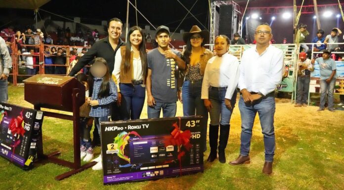 Jessica Rosalío celebra a los padres de Ixtapan de la Sal con gran jaripeo y convivencia familiar