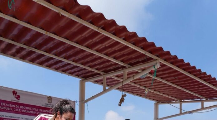 Roselia García inicia la construcción de arcotecho en jardín de niños de Zumpango
