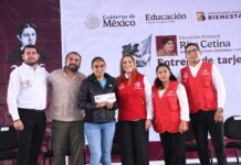 Ana Muñiz impulsa la permanencia escolar con la entrega de más de 4 mil becas en San Mateo Atenco
