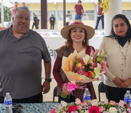 Entrega Yoselin Mendoza techumbre y rehabilitación integral en primaria de La Estancia, Transfiguración