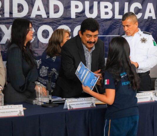 Texcoco celebra triunfo nacional de estudiantes de Santa Catarina del Monte en competencia de robótica