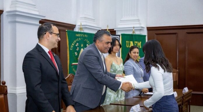 UAEMéx fortalece la educación a distancia con 95 nuevos egresados y da paso a la Prepa Digital