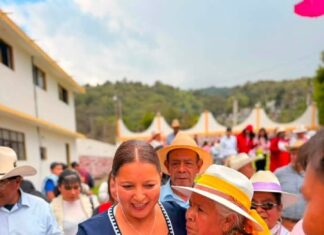 Lupita Díaz fortalece las tradiciones y el desarrollo comunitario en Santa Ana Ixtlahuaca