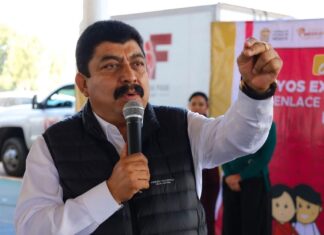 Texcoco fortalece el apoyo social con entrega de tinacos y láminas a familias del municipio