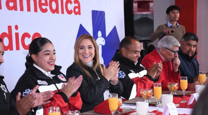 Ana Muñiz reconoce la labor de paramédicos y personal de Protección Civil en San Mateo Atenco