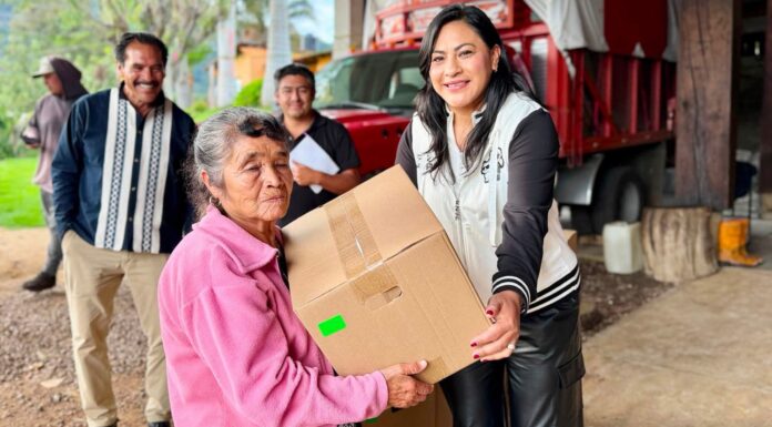Ahimelec Villa anuncia obra de “Caminos con Bienestar” para El Chilar y entrega apoyos alimentarios